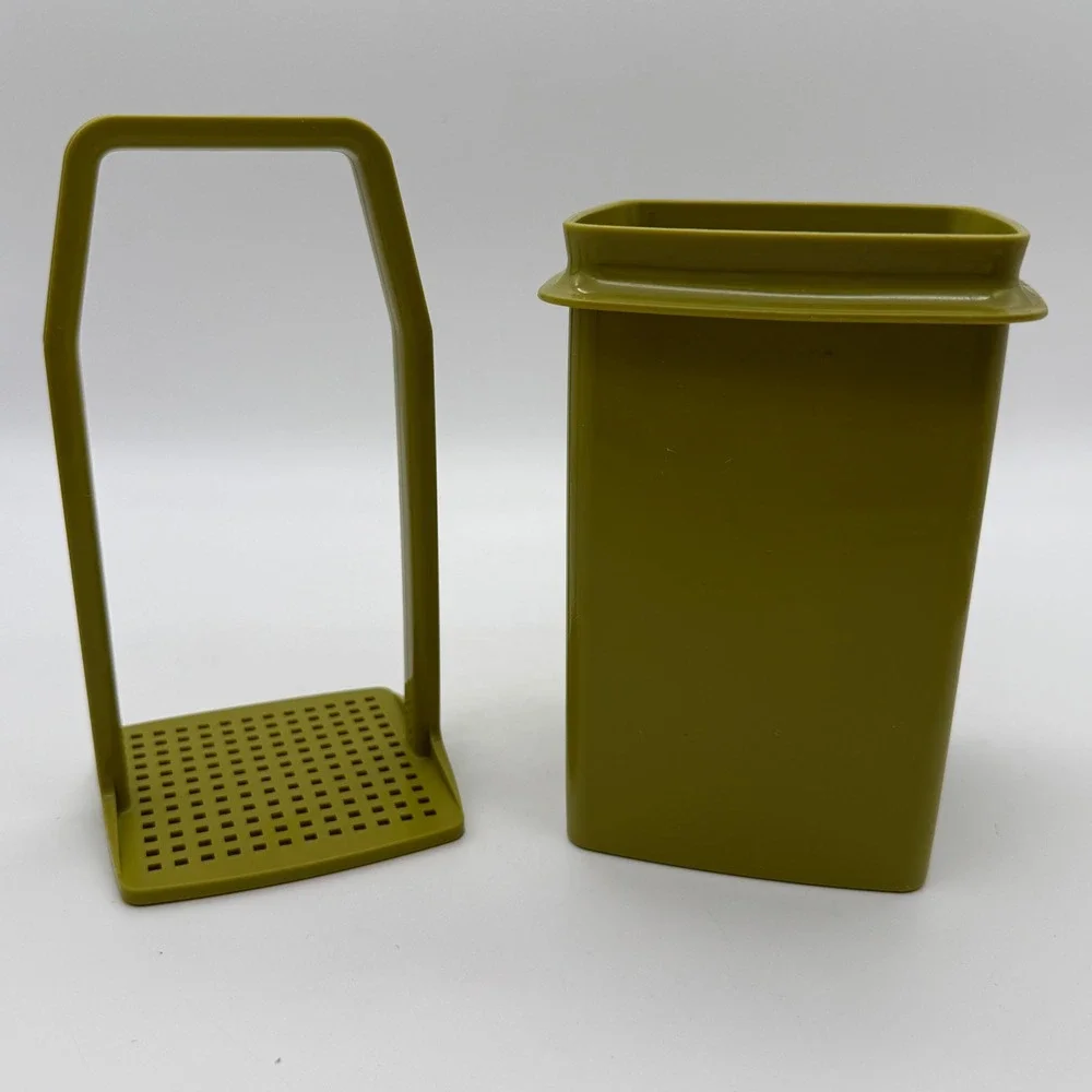 Tupperware vintage avocado